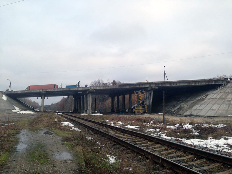 Путепровод через железную дорогу в с. Осыково